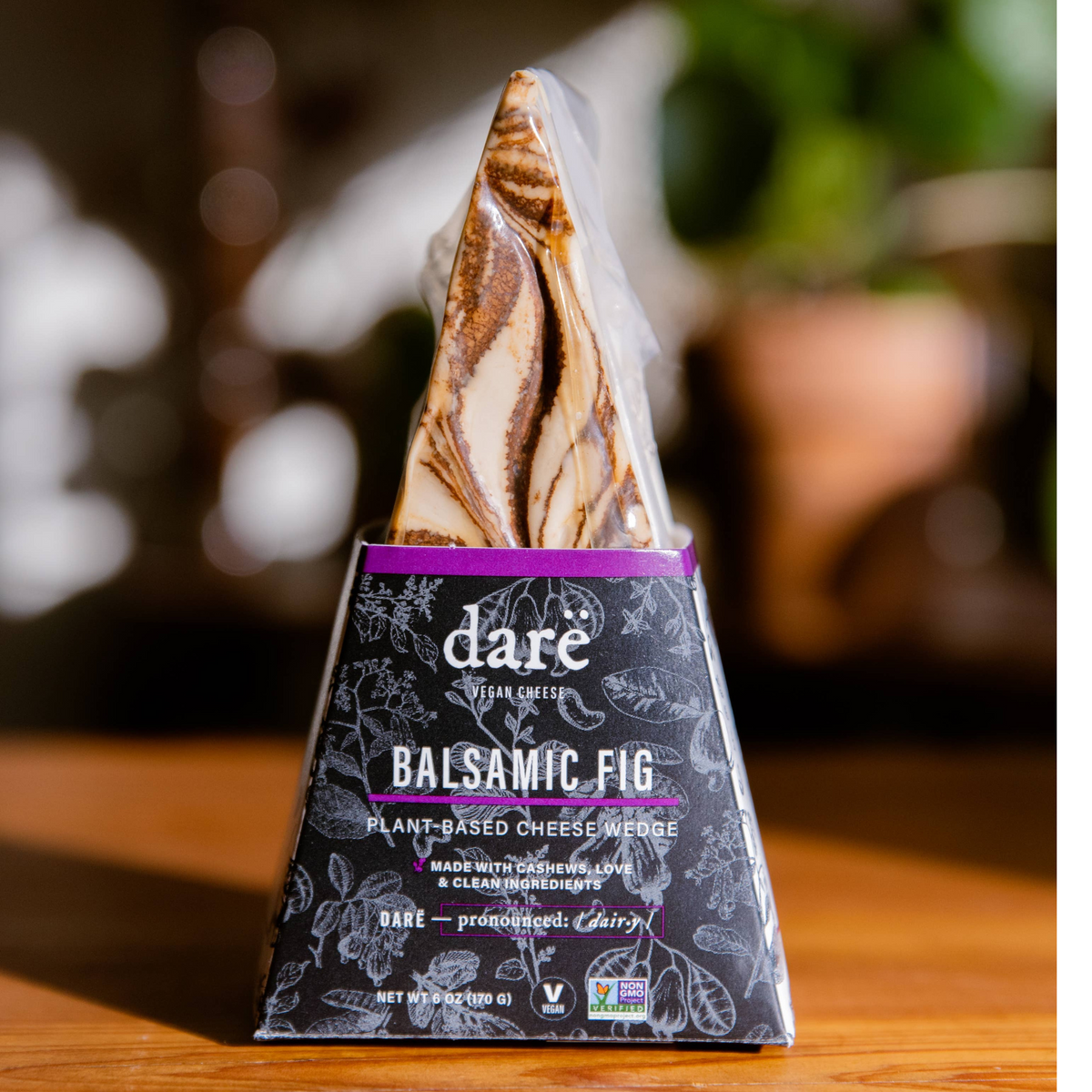 Darë Balsamic Fig Cheese Wedge Feasty Vegan